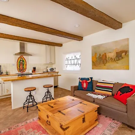 Historic Adobe Casita Downtown Specious 620 Sq Ft, King Bed And Patio Appartement